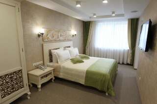 Отель Hotel Alesya Солигорск Улучшенный двухместный номер с 1 кроватью-2